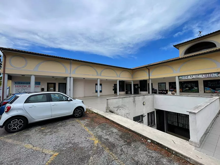 Immagine 3 di Appartamento in vendita  in via Anguillarese snc a Anguillara Sabazia