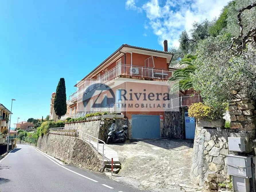 Immagine 9 di Appartamento in vendita  in via Solitario delle Alpi 13 a Cervo