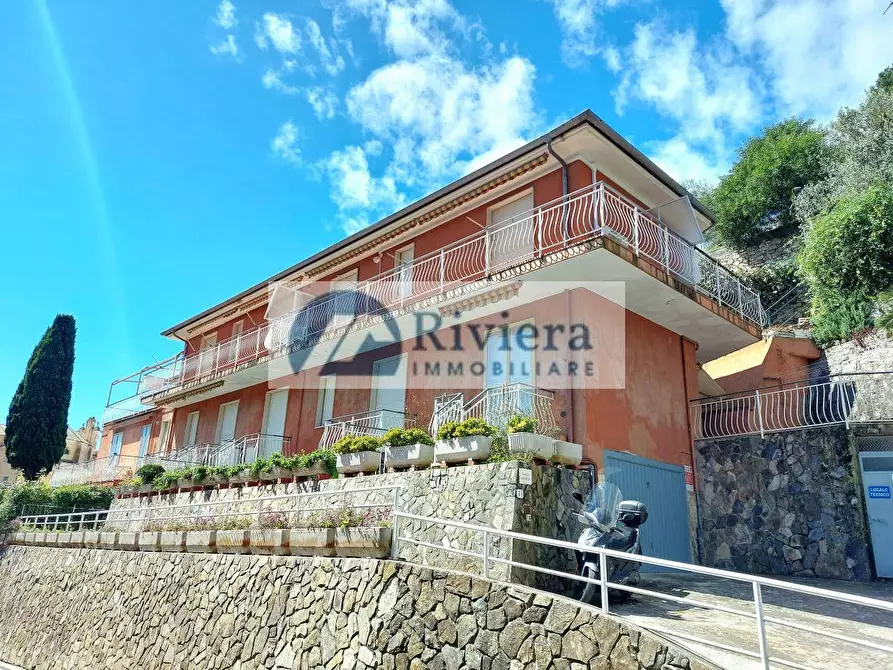 Immagine 8 di Appartamento in vendita  in via Solitario delle Alpi 13 a Cervo