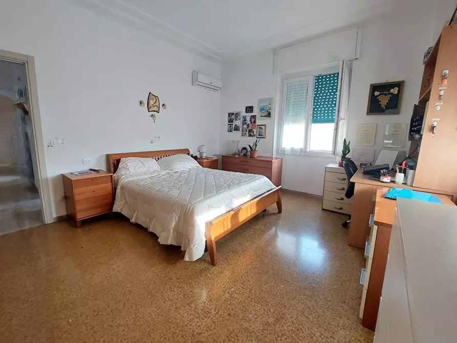 Immagine 18 di Appartamento in vendita  in Piazza Mameli 5 a Imperia