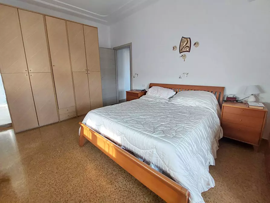 Immagine 19 di Appartamento in vendita  in Piazza Mameli 5 a Imperia