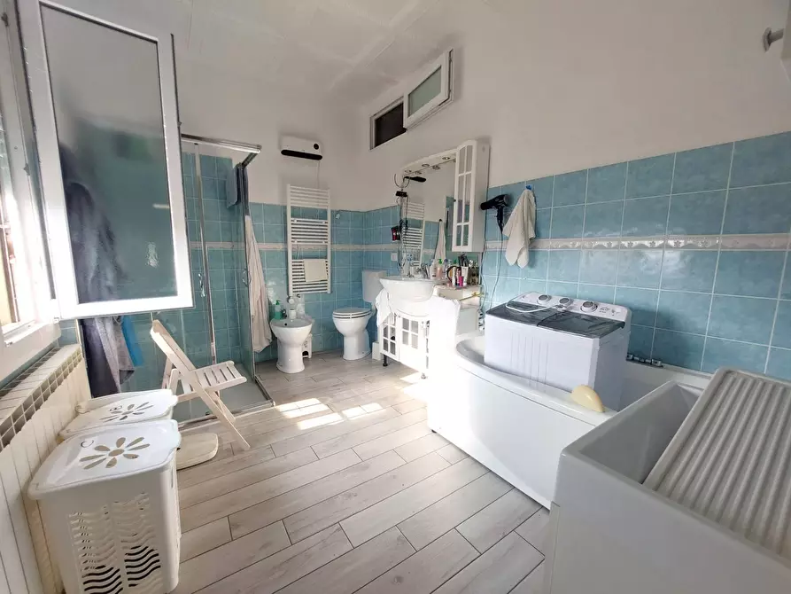 Immagine 21 di Appartamento in vendita  in Piazza Mameli 5 a Imperia