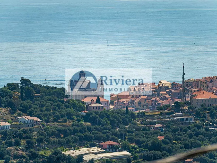 Immagine 7 di Villa in vendita  in Strada Civezza 55 a Imperia