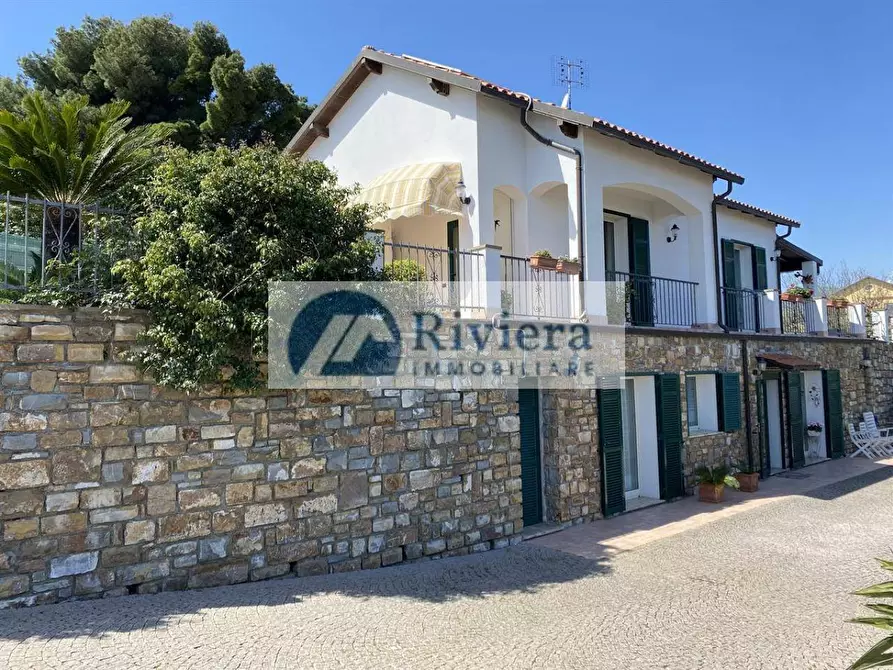 Immagine 11 di Villa in vendita  in Strada Civezza 55 a Imperia