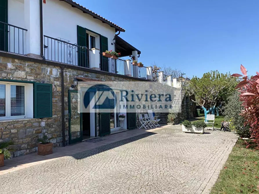 Immagine 12 di Villa in vendita  in Strada Civezza 55 a Imperia