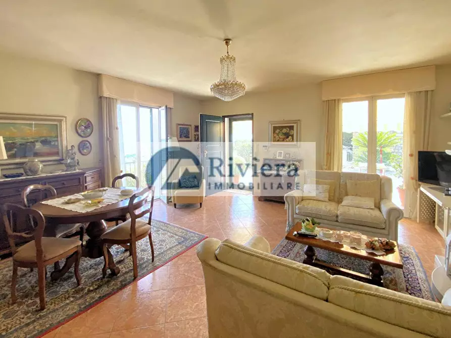 Immagine 14 di Villa in vendita  in Strada Civezza 55 a Imperia