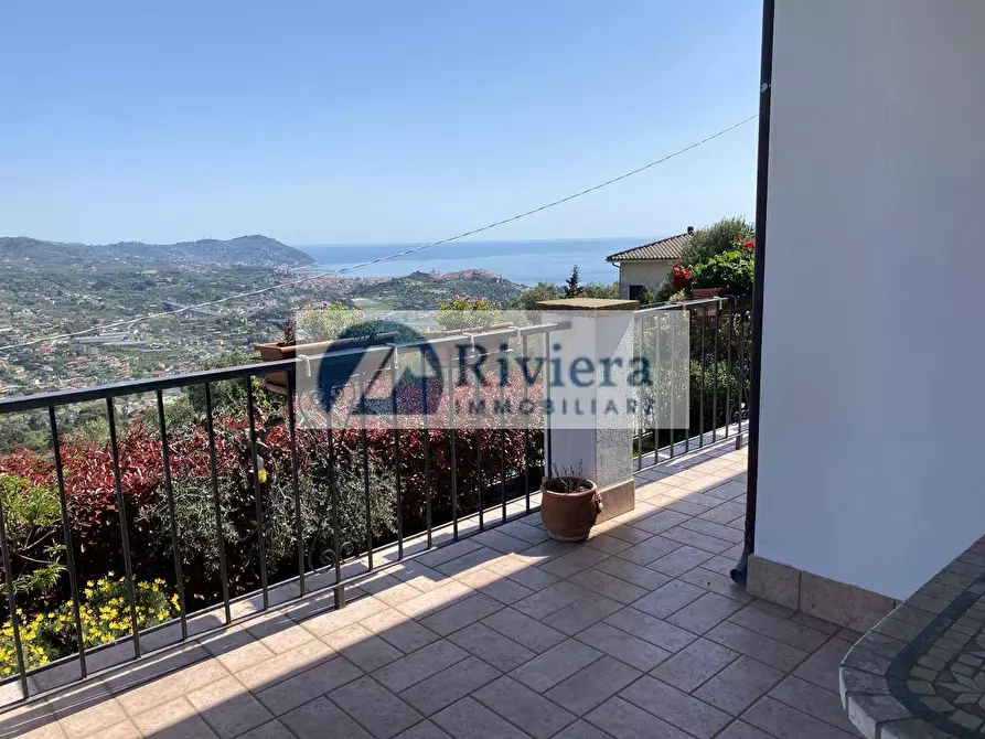 Immagine 18 di Villa in vendita  in Strada Civezza 55 a Imperia