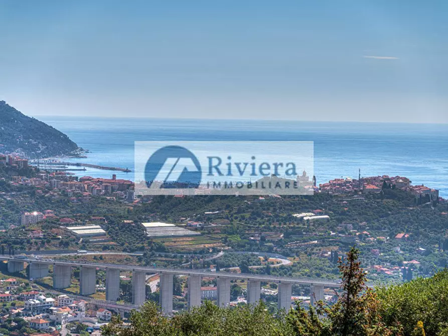 Immagine 20 di Villa in vendita  in Strada Civezza 55 a Imperia