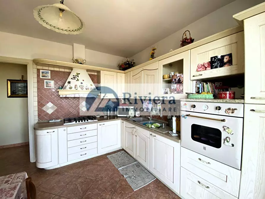 Immagine 21 di Villa in vendita  in Strada Civezza 55 a Imperia