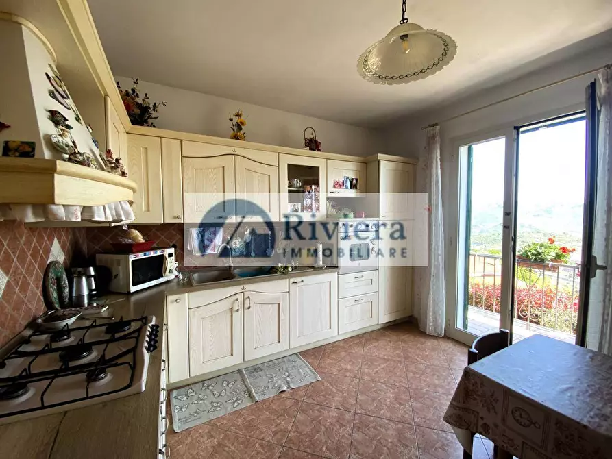 Immagine 24 di Villa in vendita  in Strada Civezza 55 a Imperia