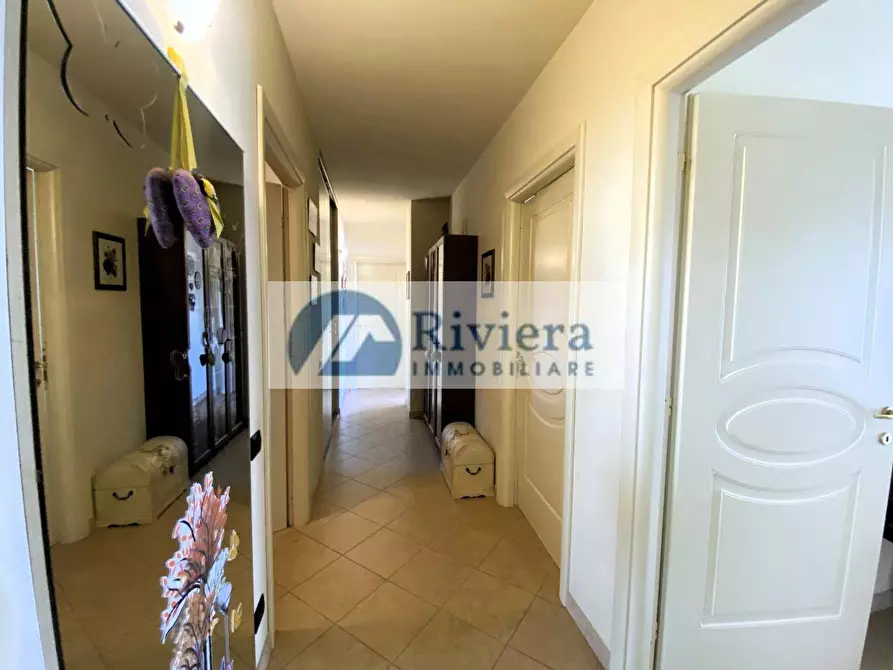 Immagine 30 di Villa in vendita  in Strada Civezza 55 a Imperia