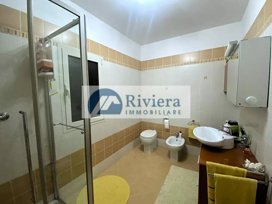 Immagine 43 di Villa in vendita  in Strada Civezza 55 a Imperia