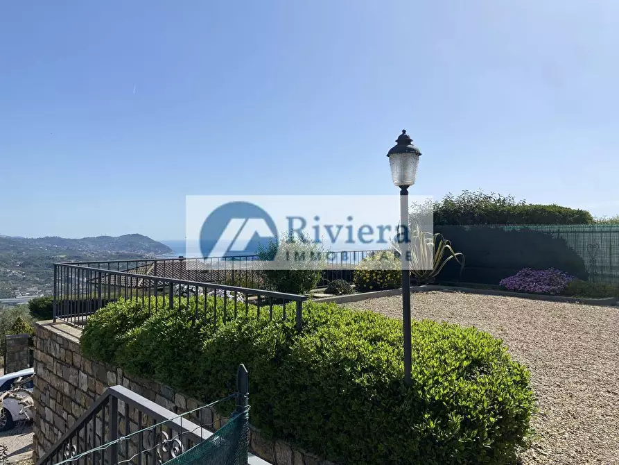 Immagine 46 di Villa in vendita  in Strada Civezza 55 a Imperia