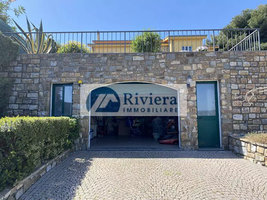 Immagine 47 di Villa in vendita  in Strada Civezza 55 a Imperia