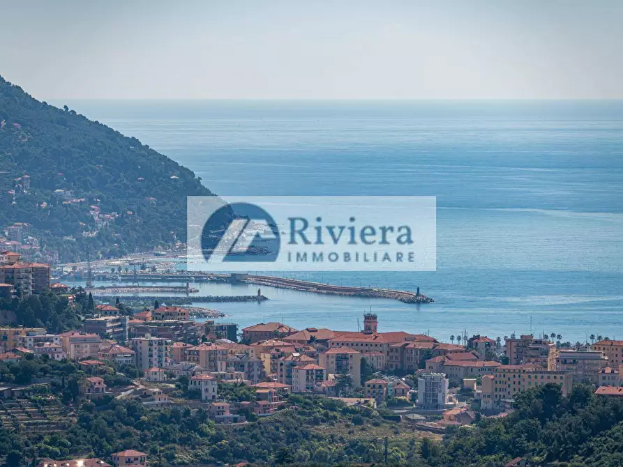 Immagine 53 di Villa in vendita  in Strada Civezza 55 a Imperia