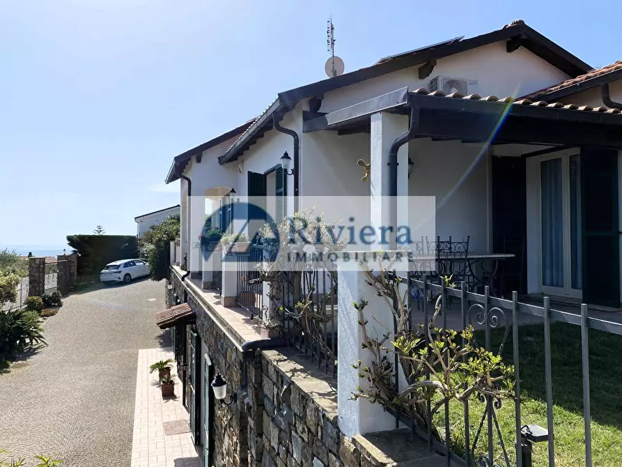 Immagine 56 di Villa in vendita  in Strada Civezza 55 a Imperia