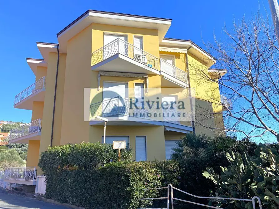 Immagine 1 di Appartamento in vendita  in Via de Maestri 2 a San Bartolomeo Al Mare