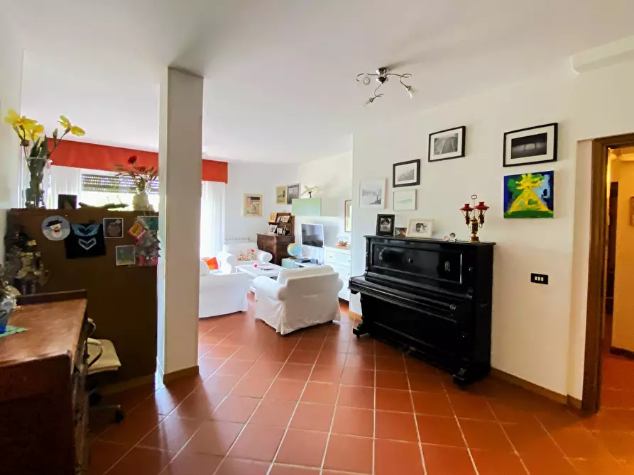 Immagine 9 di Casa semindipendente in vendita  in Strada Massabovi 13 a Imperia