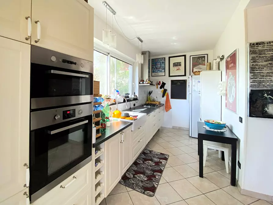 Immagine 10 di Casa semindipendente in vendita  in Strada Massabovi 13 a Imperia