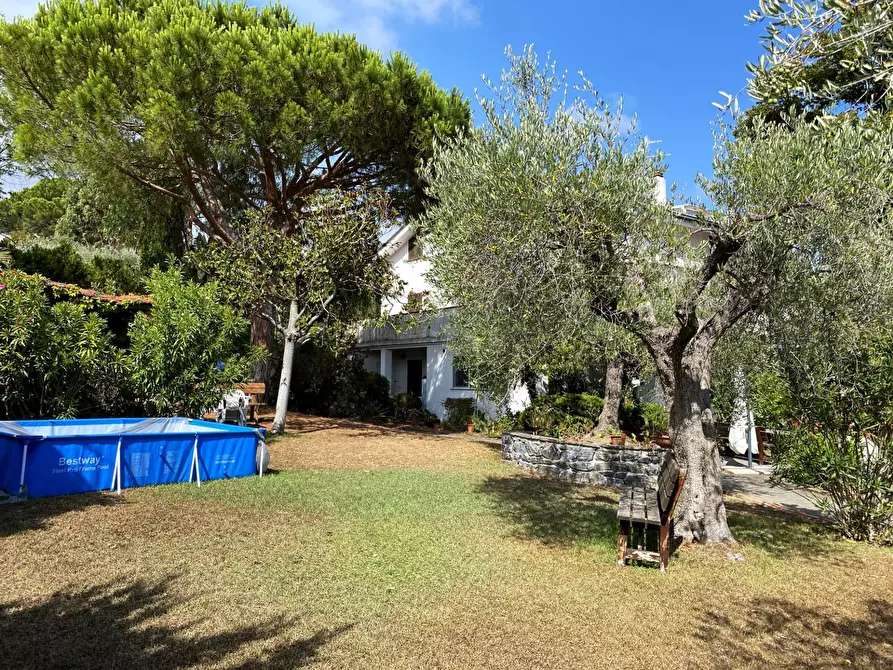 Immagine 3 di Casa semindipendente in vendita  in Strada Massabovi 13 a Imperia