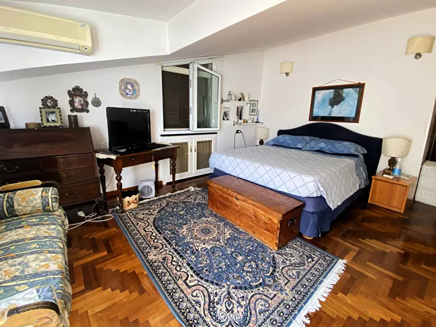 Immagine 17 di Casa semindipendente in vendita  in Strada Massabovi 13 a Imperia