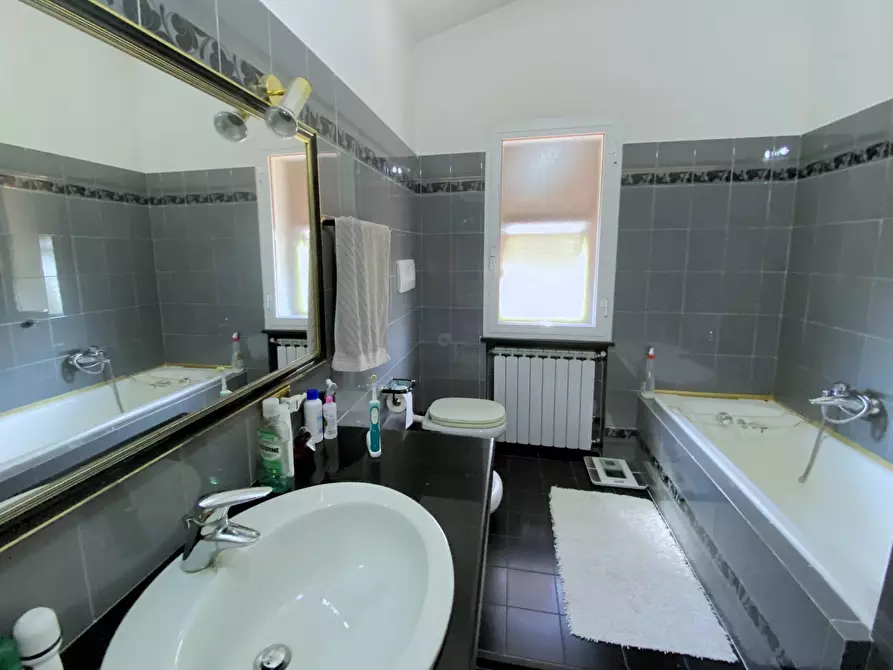 Immagine 20 di Casa semindipendente in vendita  in Strada Massabovi 13 a Imperia