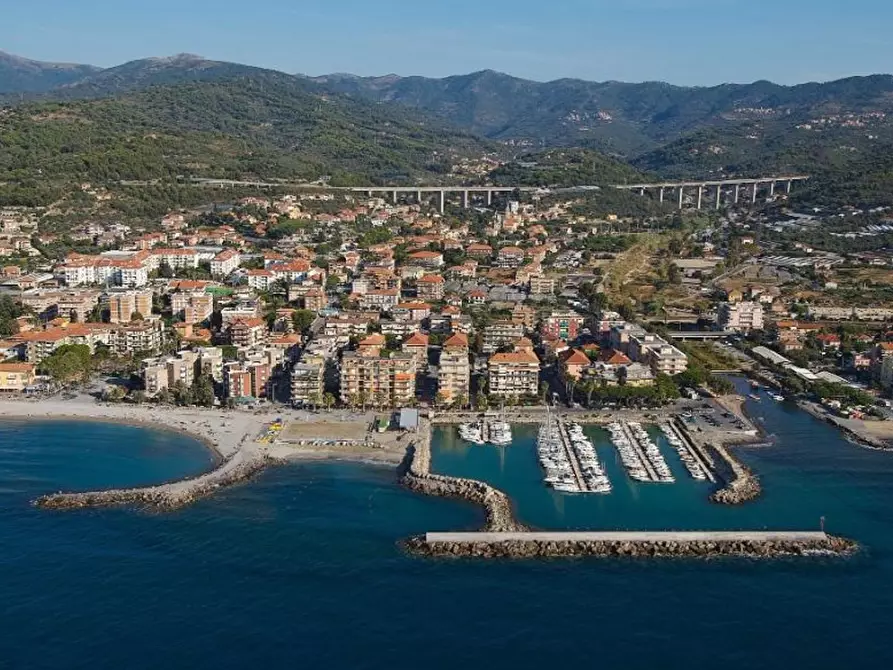 Immagine 6 di Box auto in vendita  in Cristoforo Colombo a San Bartolomeo Al Mare