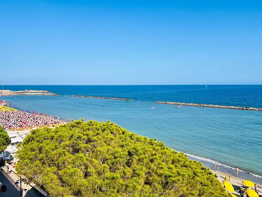 Immagine 18 di Appartamento in vendita  in delle Nazioni 51 a San Bartolomeo Al Mare