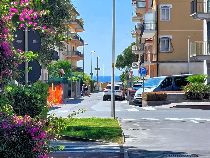 Immagine 1 di Box auto in vendita  in XXV Aprile a San Bartolomeo Al Mare