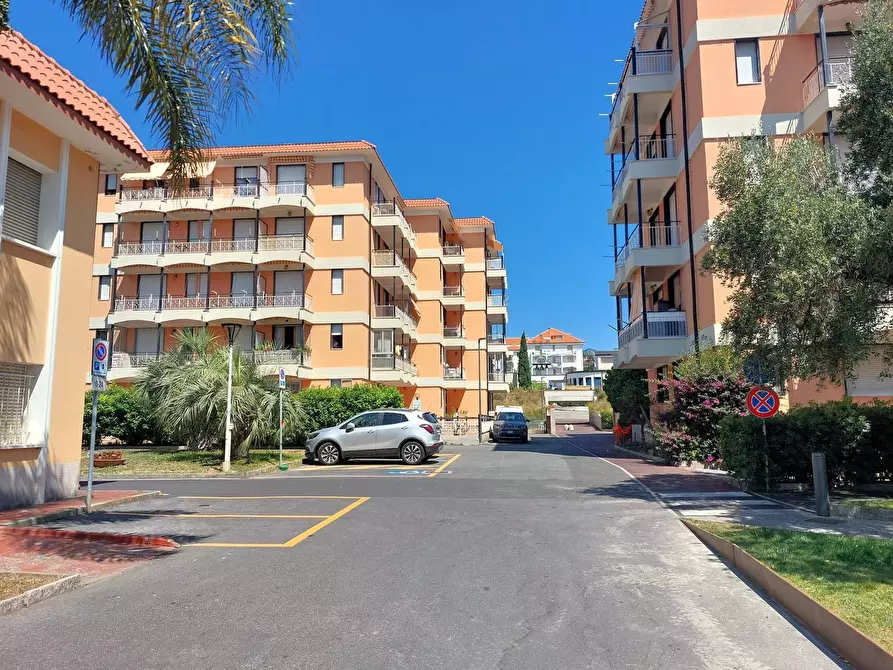 Immagine 3 di Box auto in vendita  in XXV Aprile a San Bartolomeo Al Mare