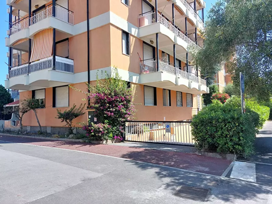 Immagine 4 di Box auto in vendita  in XXV Aprile a San Bartolomeo Al Mare