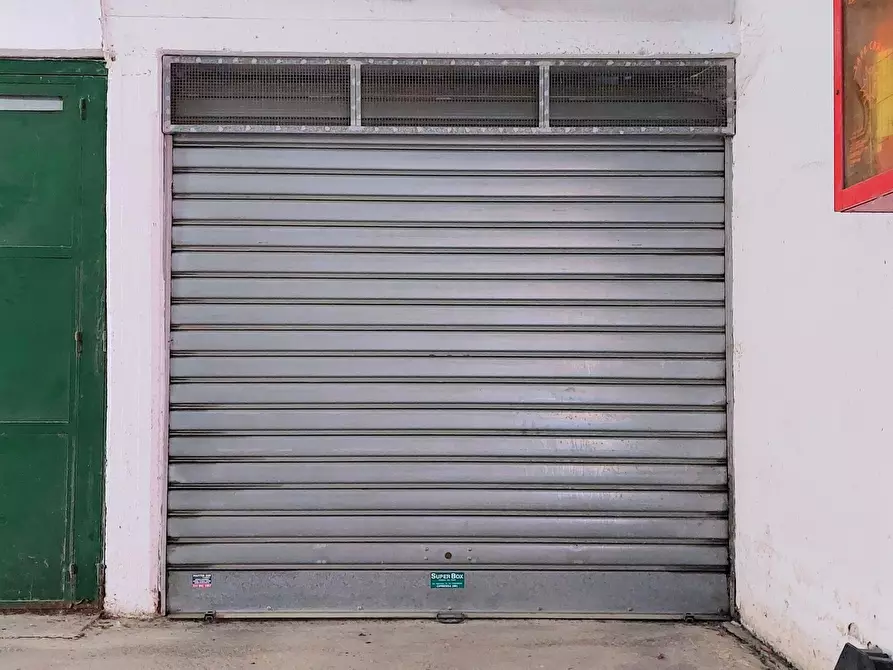 Immagine 8 di Box auto in vendita  in XXV Aprile a San Bartolomeo Al Mare