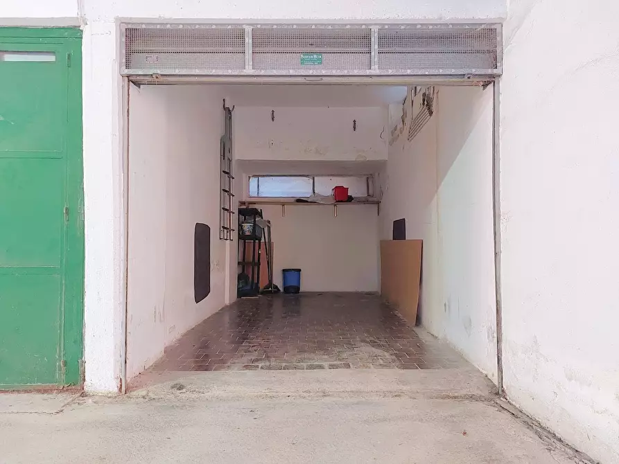 Immagine 9 di Box auto in vendita  in XXV Aprile a San Bartolomeo Al Mare