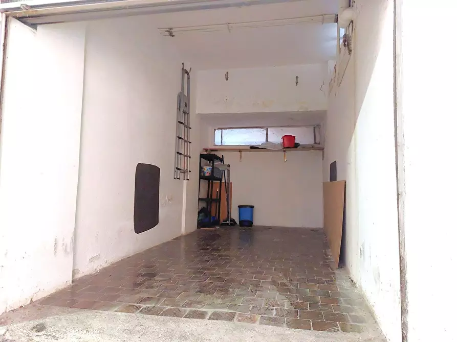 Immagine 10 di Box auto in vendita  in XXV Aprile a San Bartolomeo Al Mare