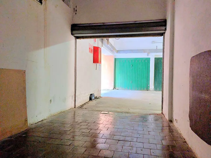 Immagine 13 di Box auto in vendita  in XXV Aprile a San Bartolomeo Al Mare