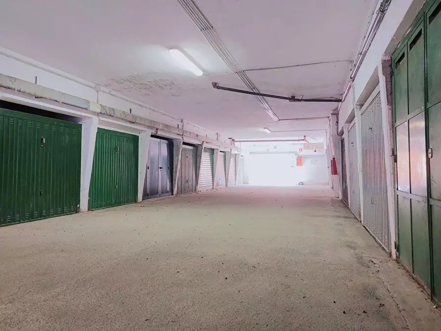 Immagine 14 di Box auto in vendita  in XXV Aprile a San Bartolomeo Al Mare