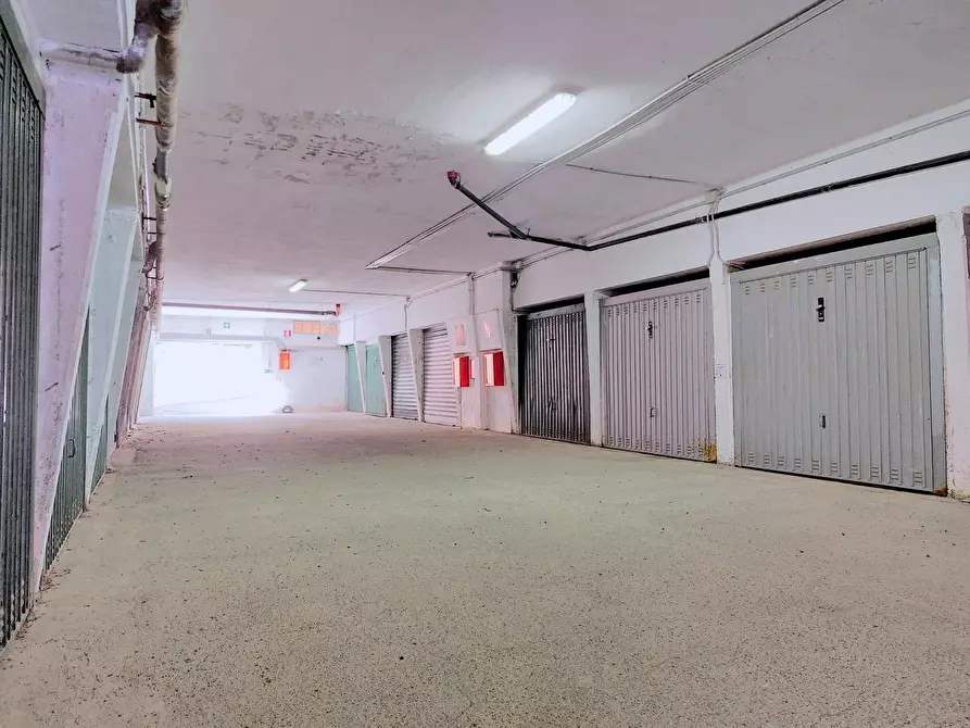 Immagine 15 di Box auto in vendita  in XXV Aprile a San Bartolomeo Al Mare