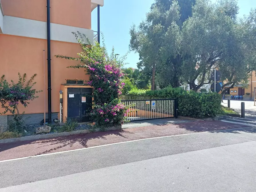 Immagine 18 di Box auto in vendita  in XXV Aprile a San Bartolomeo Al Mare