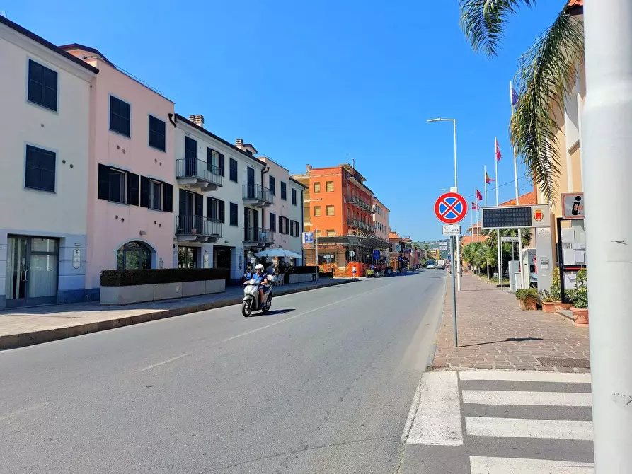 Immagine 19 di Box auto in vendita  in XXV Aprile a San Bartolomeo Al Mare