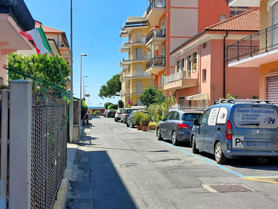 Immagine 21 di Box auto in vendita  in XXV Aprile a San Bartolomeo Al Mare