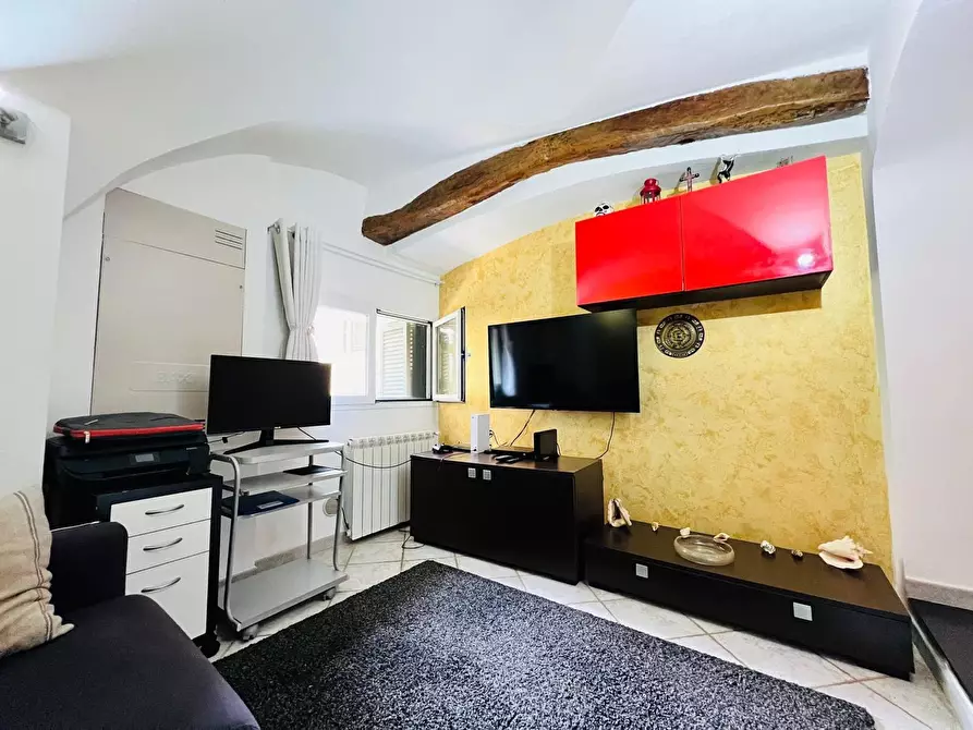 Immagine 3 di Appartamento in vendita  in Piazza a Andora