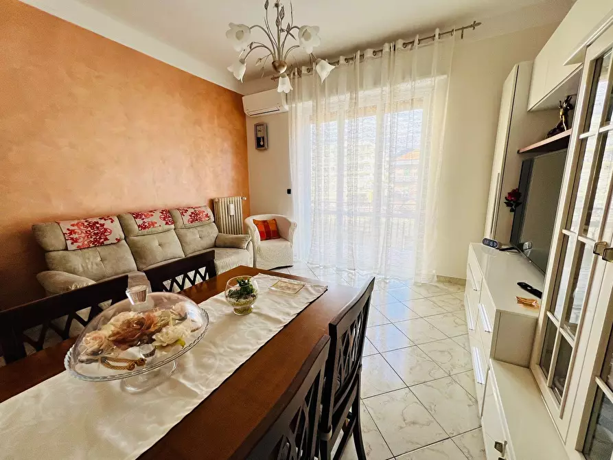 Immagine 3 di Appartamento in vendita  in Ludovico Giordano 6 a Imperia