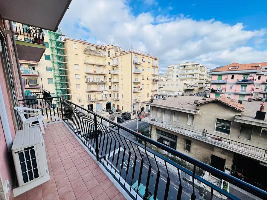 Immagine 5 di Appartamento in vendita  in Ludovico Giordano 6 a Imperia