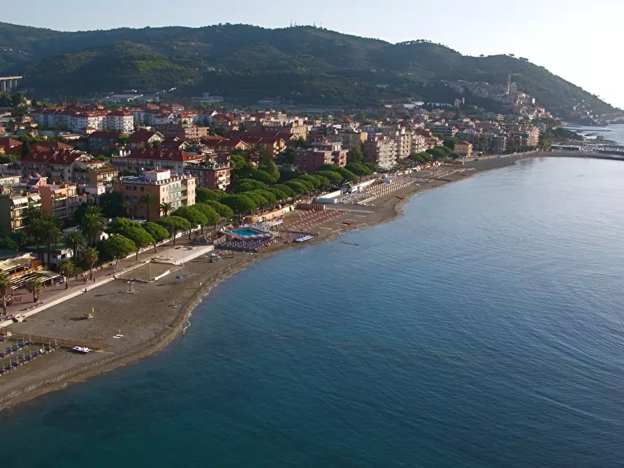 Immagine 5 di Cantina in vendita  in Aurelia 82 a San Bartolomeo Al Mare