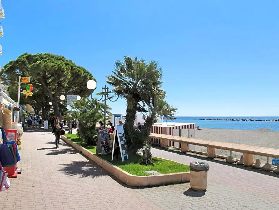 Immagine 4 di Cantina in vendita  in Aurelia 82 a San Bartolomeo Al Mare