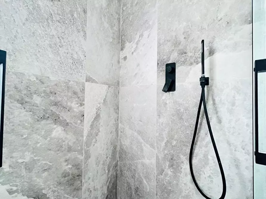 Immagine 25 di Appartamento in vendita  in Torino 58 a Chiusanico