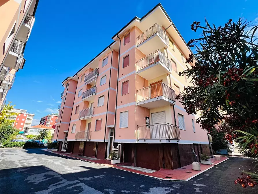 Immagine 1 di Appartamento in vendita  in degli Aranci 9 a San Bartolomeo Al Mare