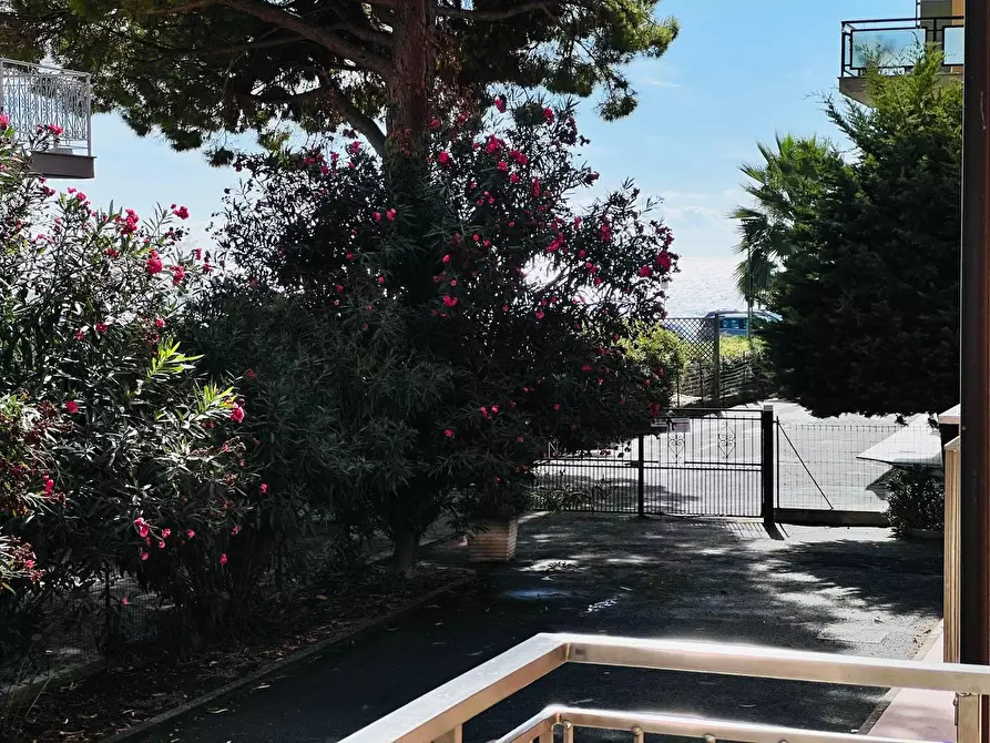 Immagine 17 di Appartamento in vendita  in degli Aranci 9 a San Bartolomeo Al Mare