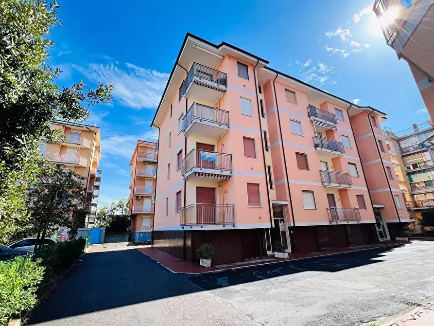 Immagine 25 di Appartamento in vendita  in degli Aranci 9 a San Bartolomeo Al Mare