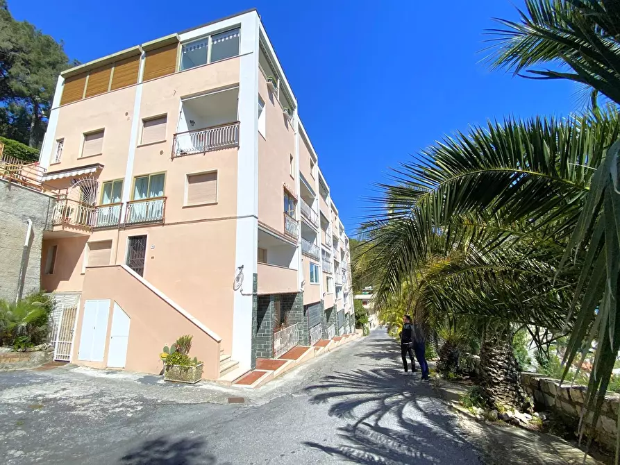 Immagine 19 di Appartamento in vendita  in Privata Mimosa Capo 14 a Badalucco